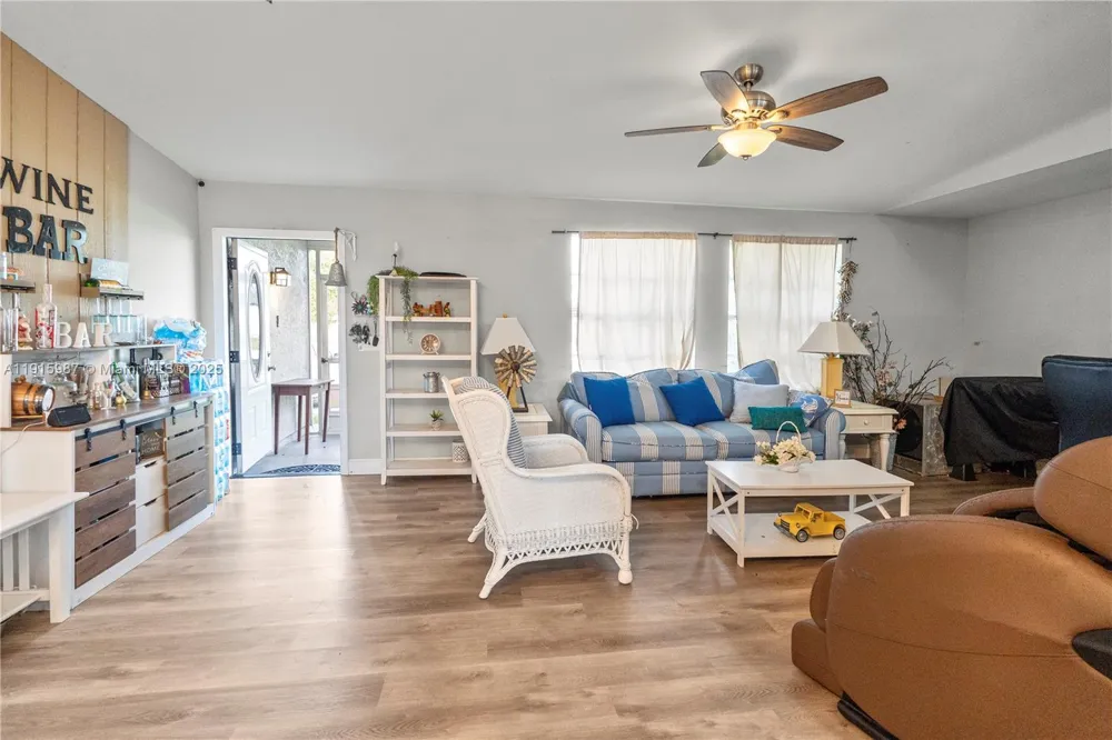 302 Floyd ave S Naples, FL 33976