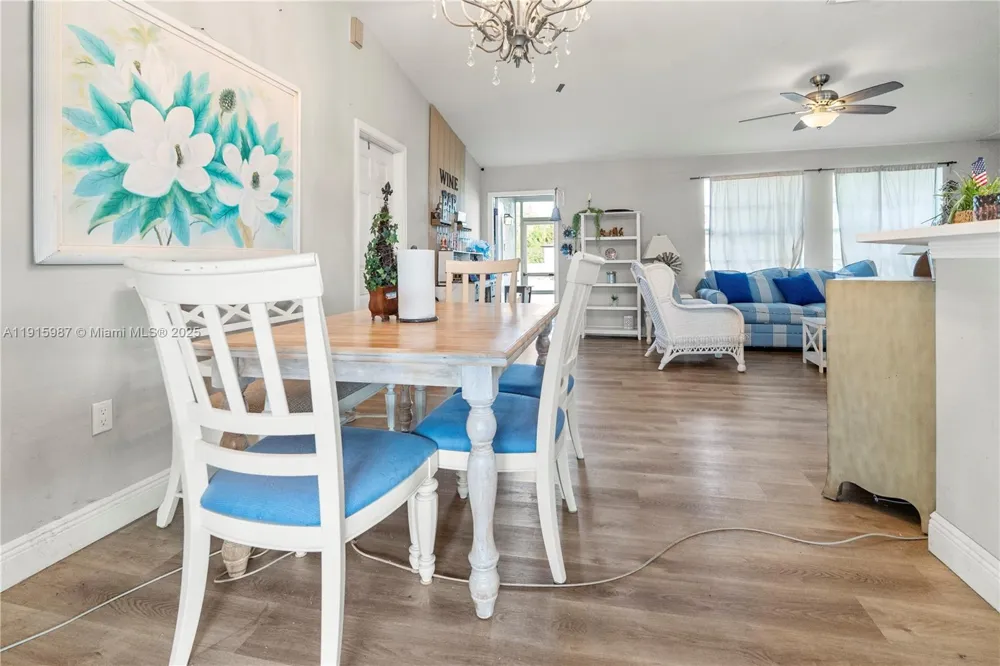 302 Floyd ave S Naples, FL 33976