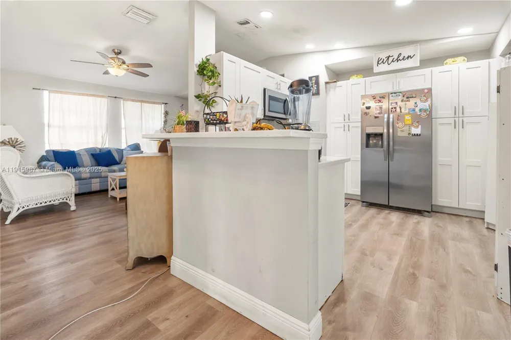 302 Floyd ave S Naples, FL 33976