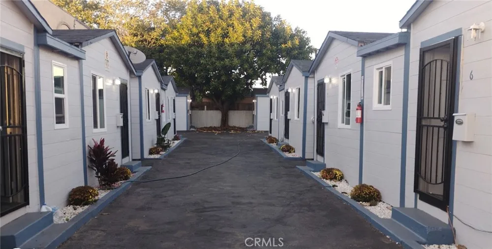 3717 W Imperial #8 Inglewood, CA 90303