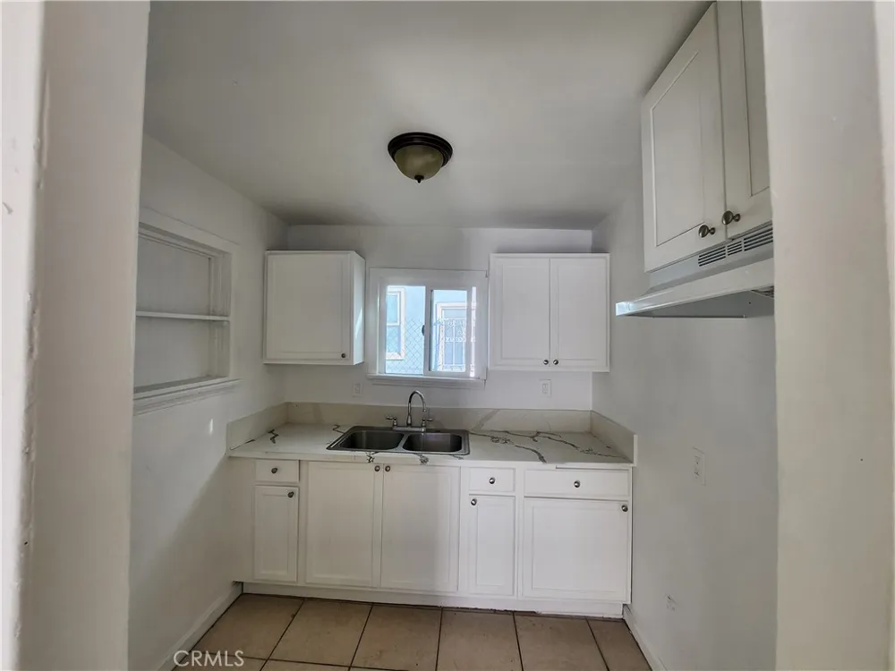 3717 W Imperial #8 Inglewood, CA 90303