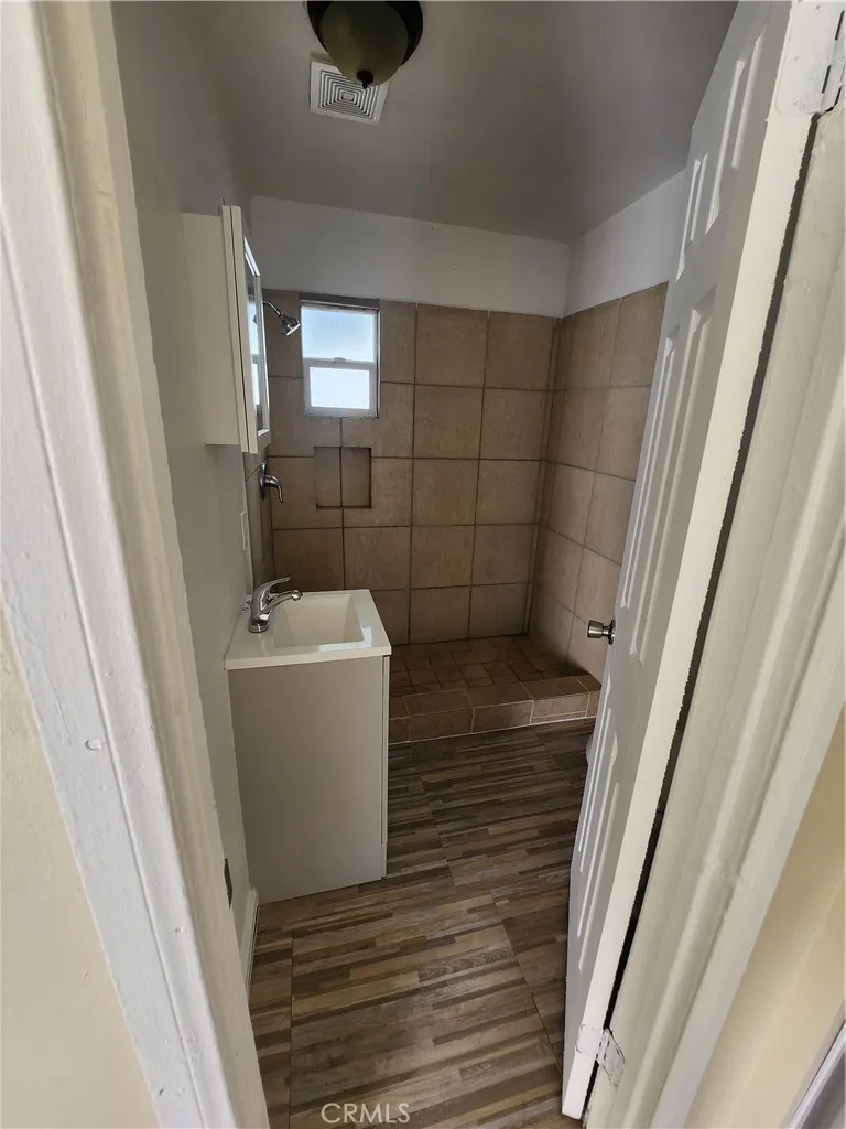 3717 W Imperial #8 Inglewood, CA 90303