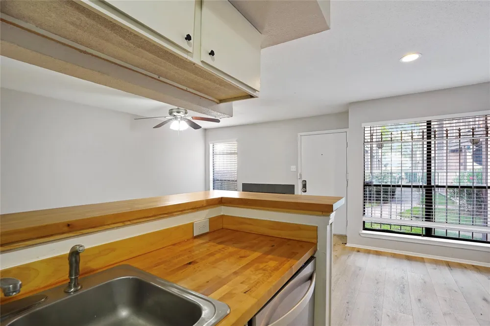 6633 W Airport Boulevard #1208 Houston, TX 77035