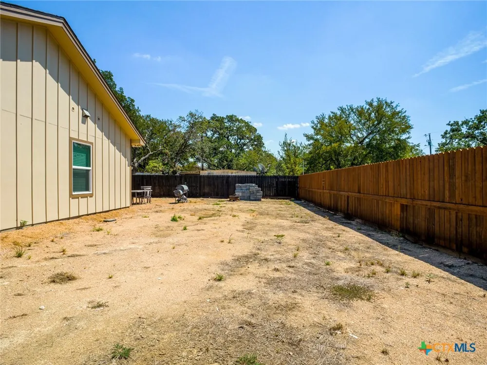 1006 Garfield Drive Granite Shoals, TX 78654