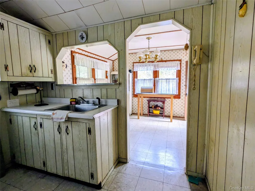 24 Mohican Trail Smallwood, NY 12778