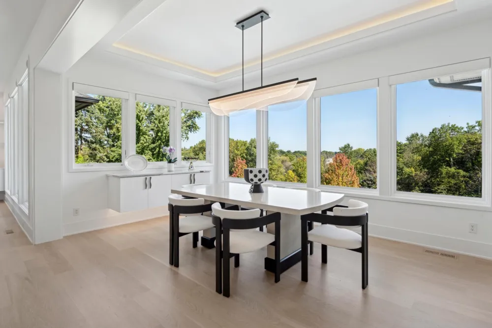 460 Indian Hill Road Chanhassen, MN 55317