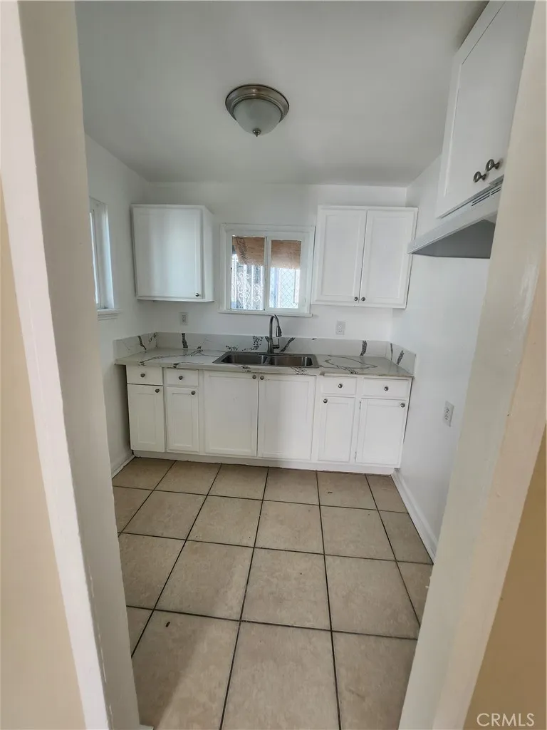 3717 W Imperial #10 Inglewood, CA 90303