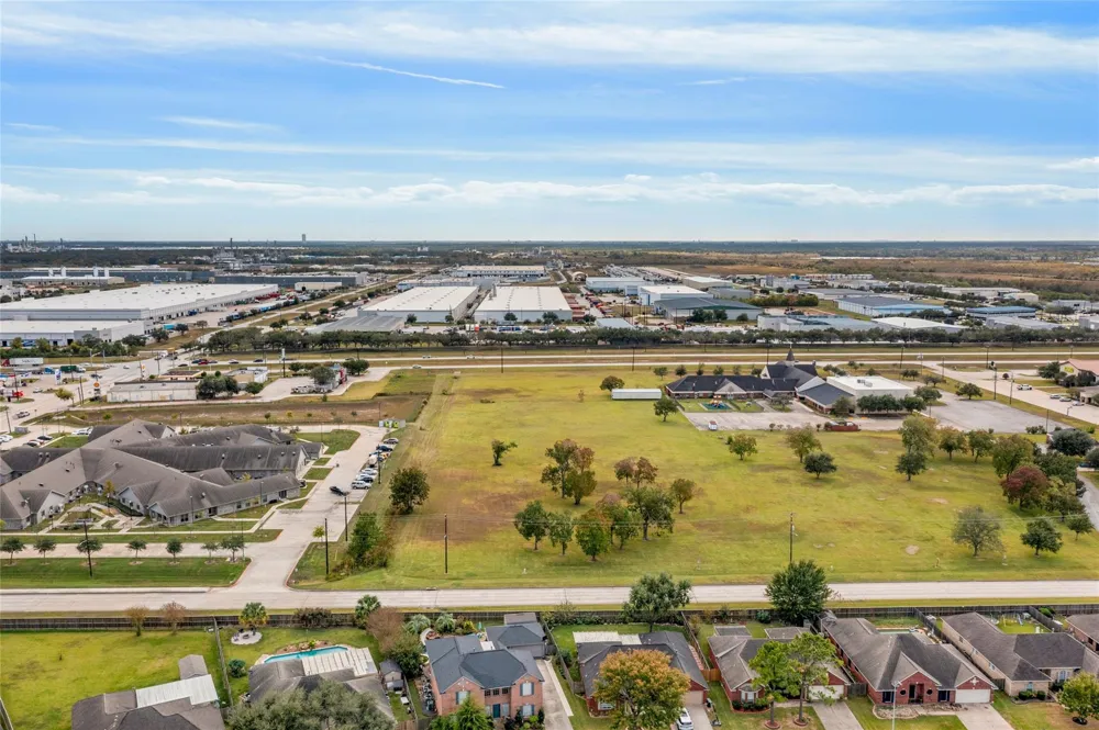 Fairmont Parkway La Porte, TX 77571