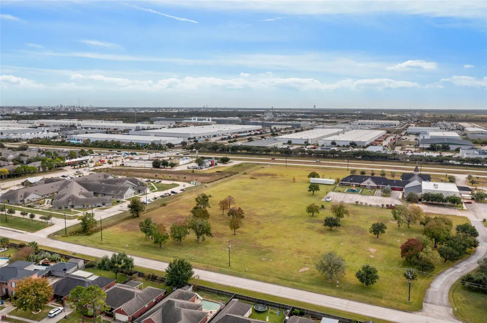 Fairmont Parkway La Porte, TX 77571