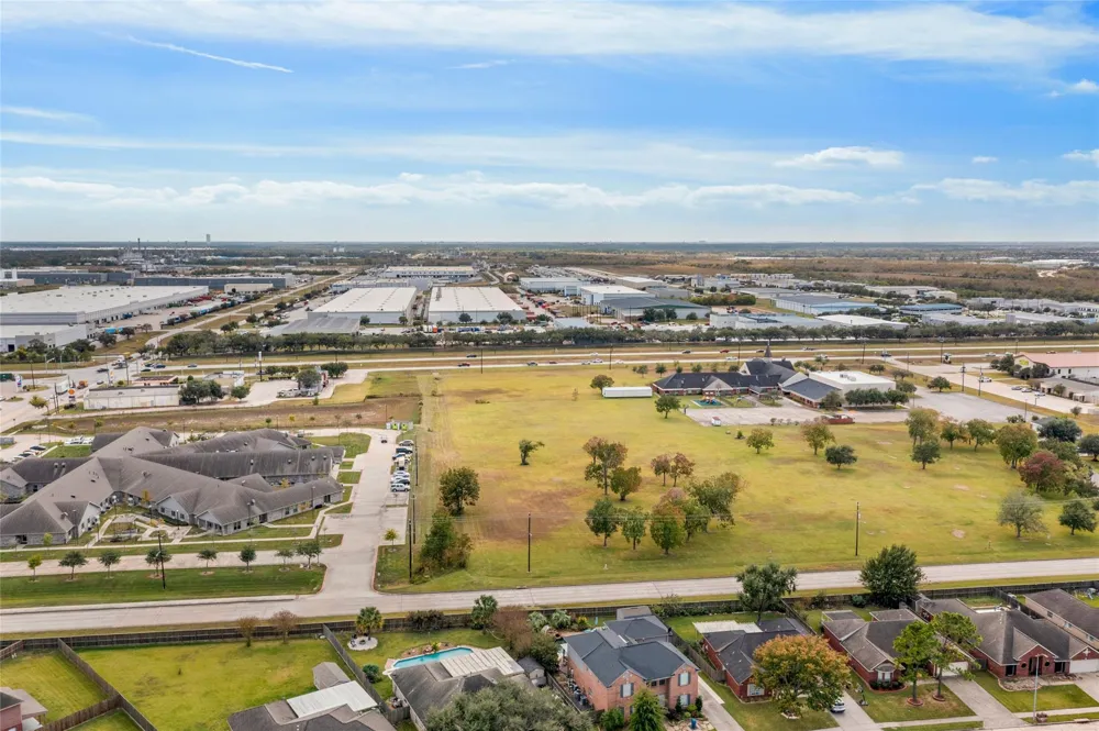 Fairmont Parkway La Porte, TX 77571