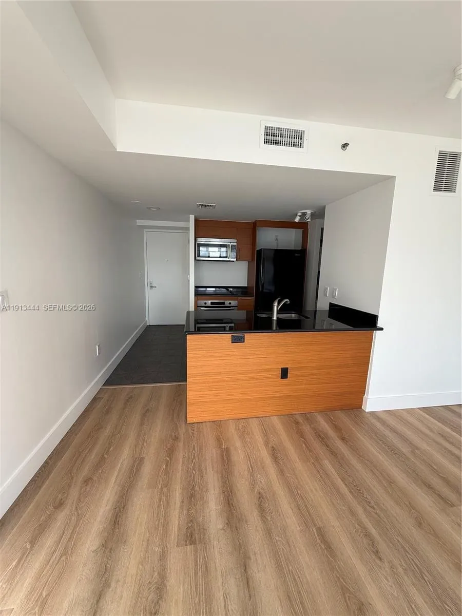 50 Biscayne Blvd #4807 Miami, FL 33132
