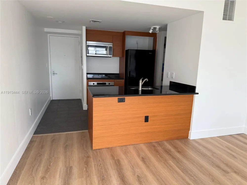 50 Biscayne Blvd #4807 Miami, FL 33132