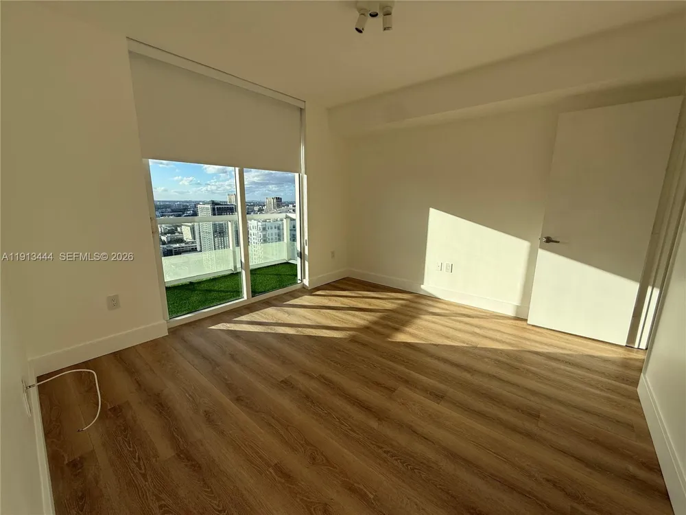 50 Biscayne Blvd #4807 Miami, FL 33132