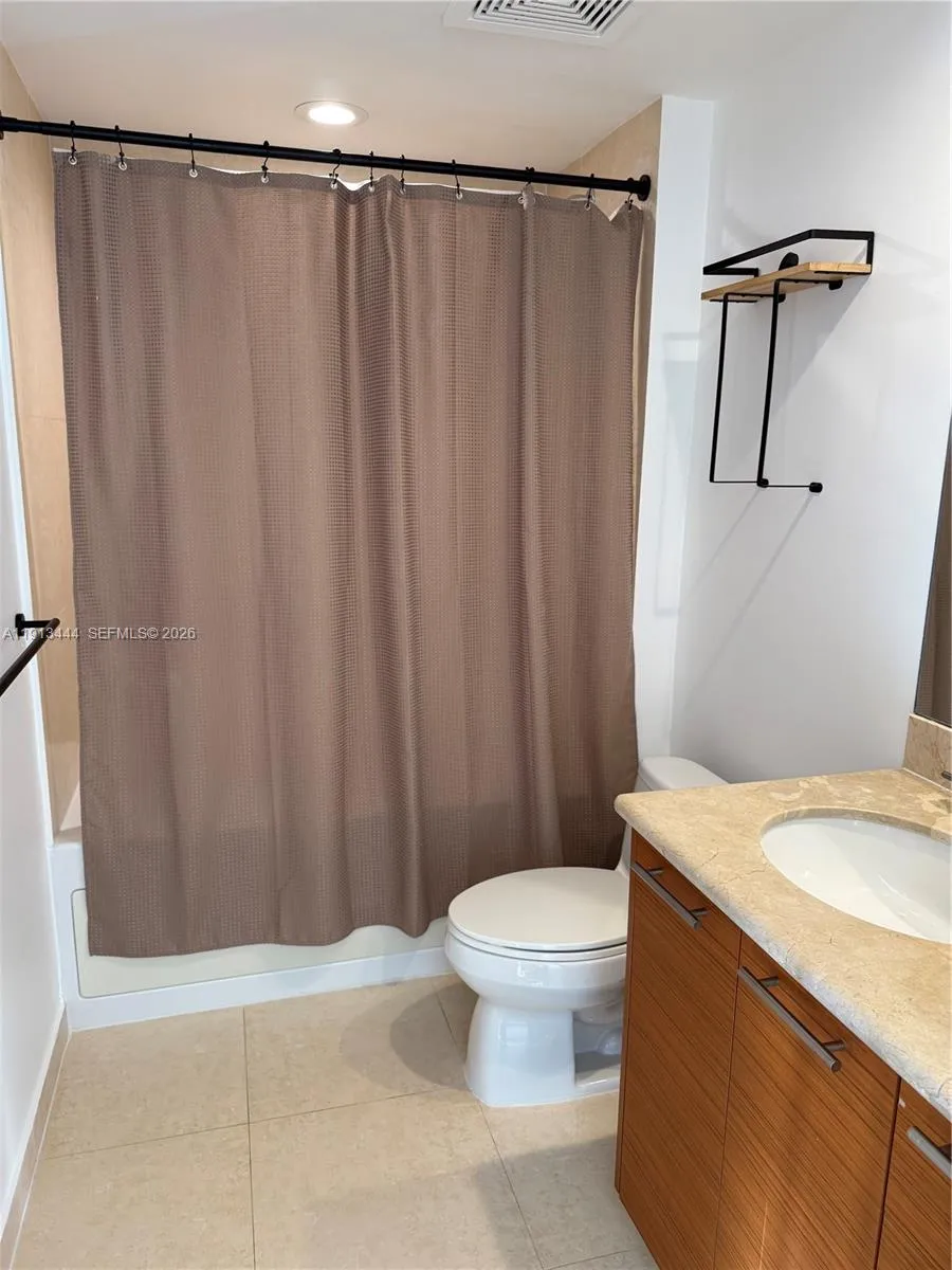 50 Biscayne Blvd #4807 Miami, FL 33132