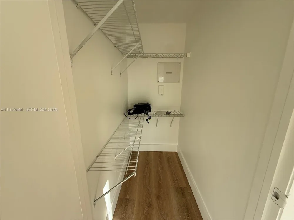 50 Biscayne Blvd #4807 Miami, FL 33132