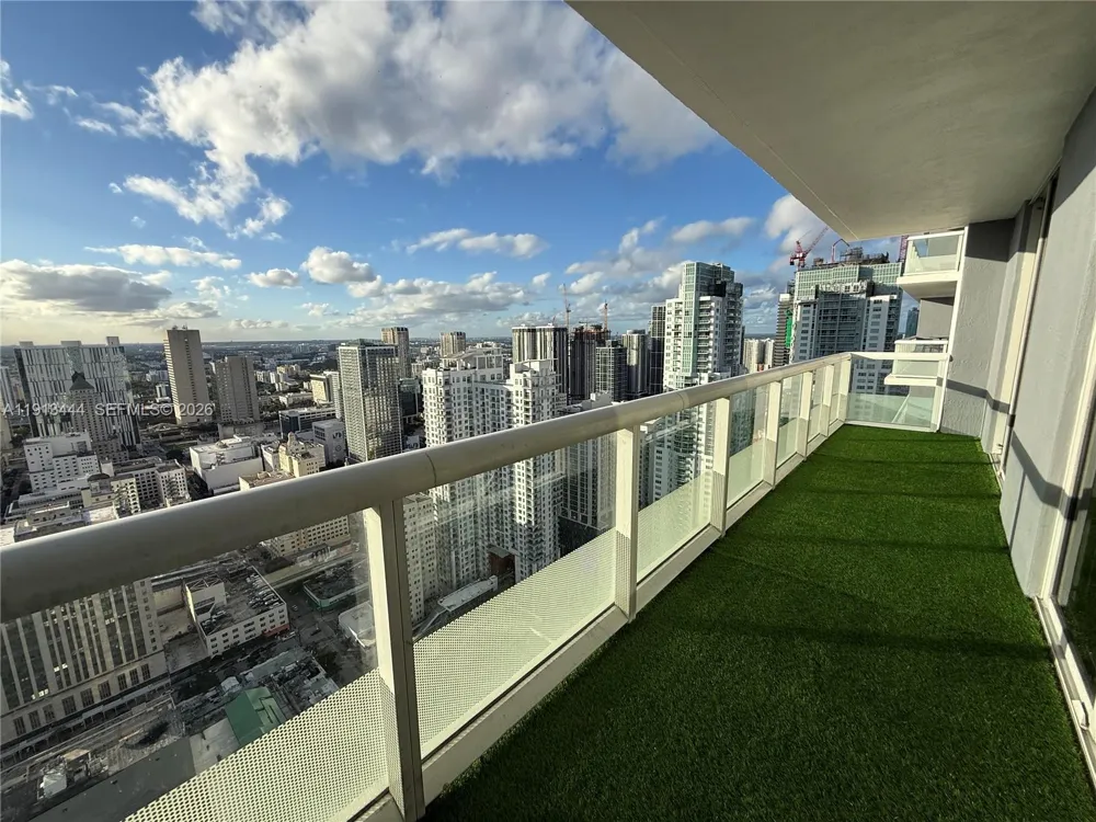 50 Biscayne Blvd #4807 Miami, FL 33132