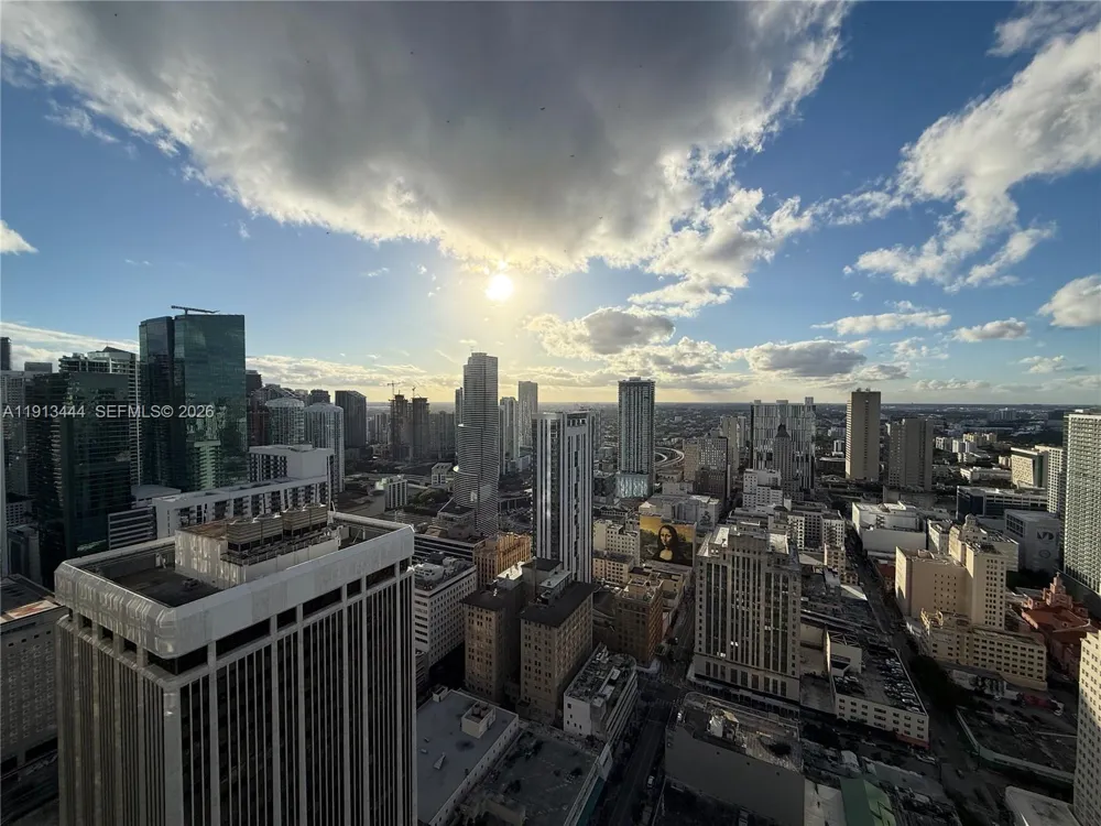 50 Biscayne Blvd #4807 Miami, FL 33132