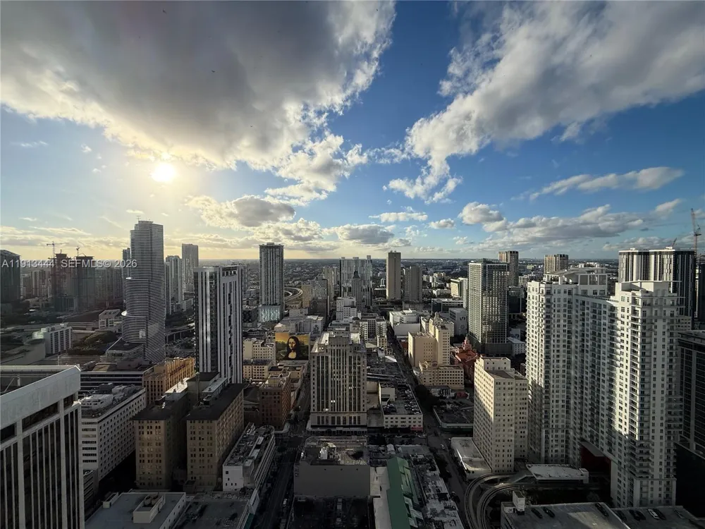 50 Biscayne Blvd #4807 Miami, FL 33132