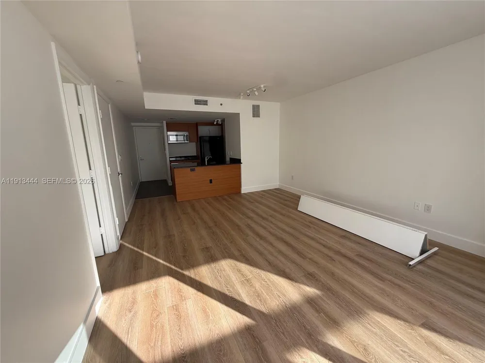 50 Biscayne Blvd #4807 Miami, FL 33132