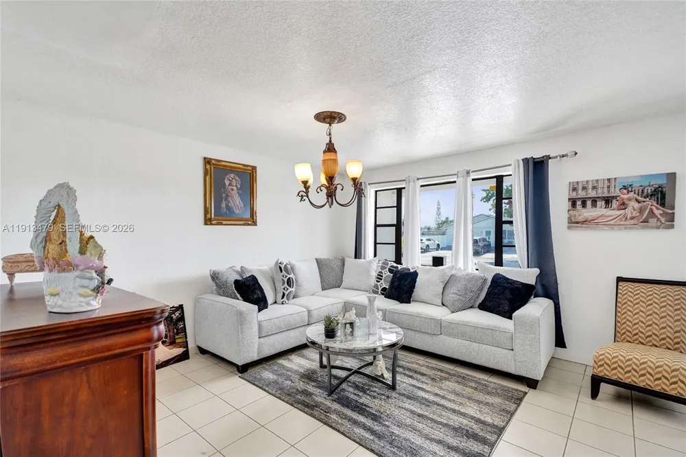 311 E 51st St Hialeah, FL 33013