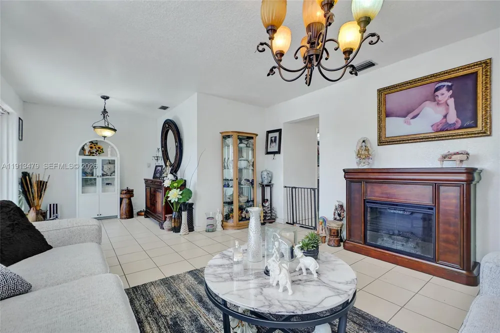 311 E 51st St Hialeah, FL 33013