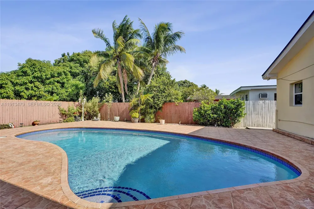 311 E 51st St Hialeah, FL 33013