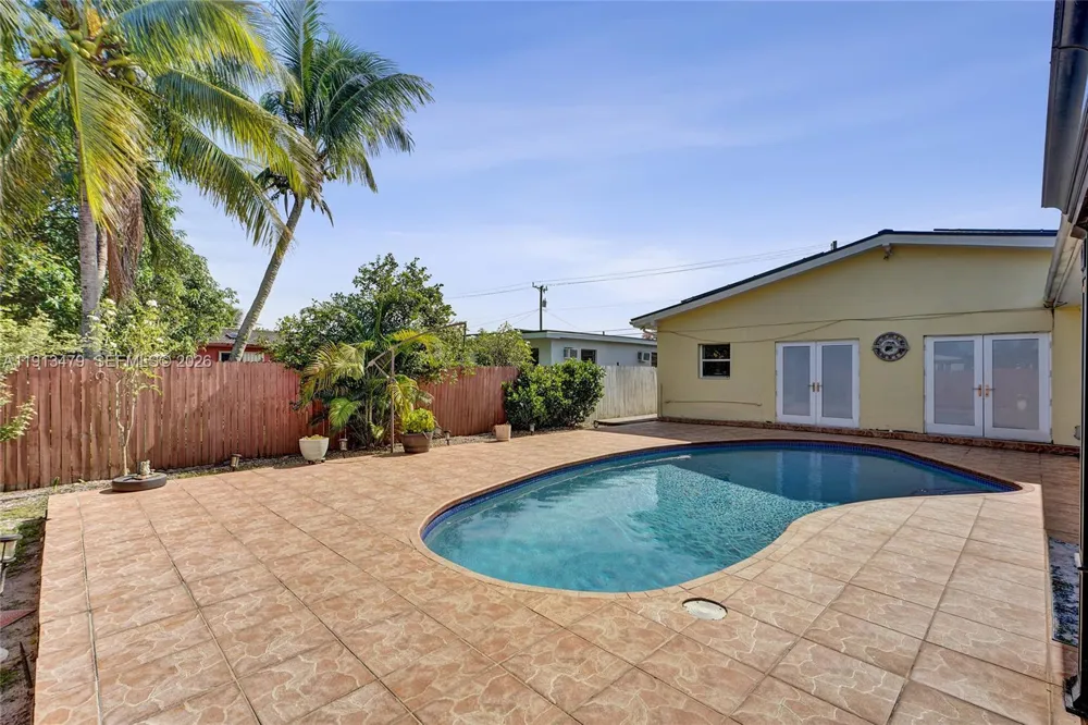 311 E 51st St Hialeah, FL 33013