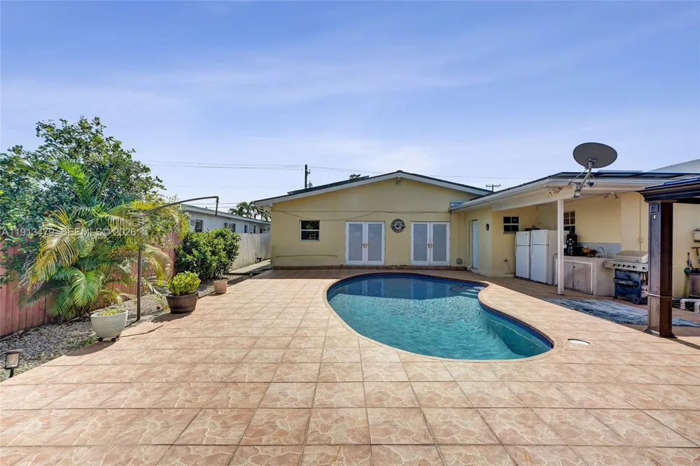 311 E 51st St Hialeah, FL 33013