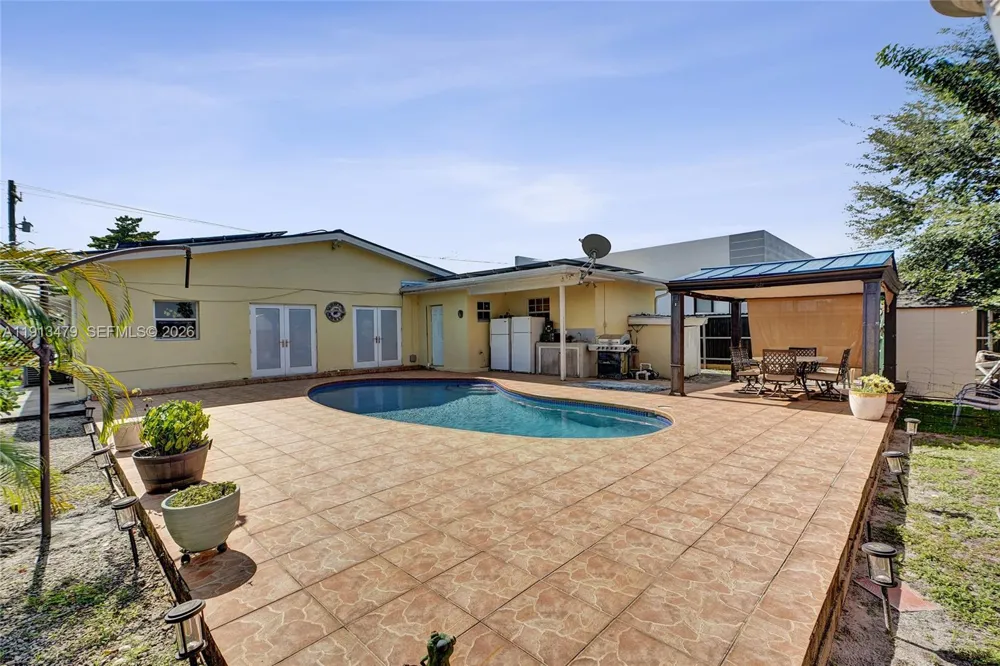 311 E 51st St Hialeah, FL 33013