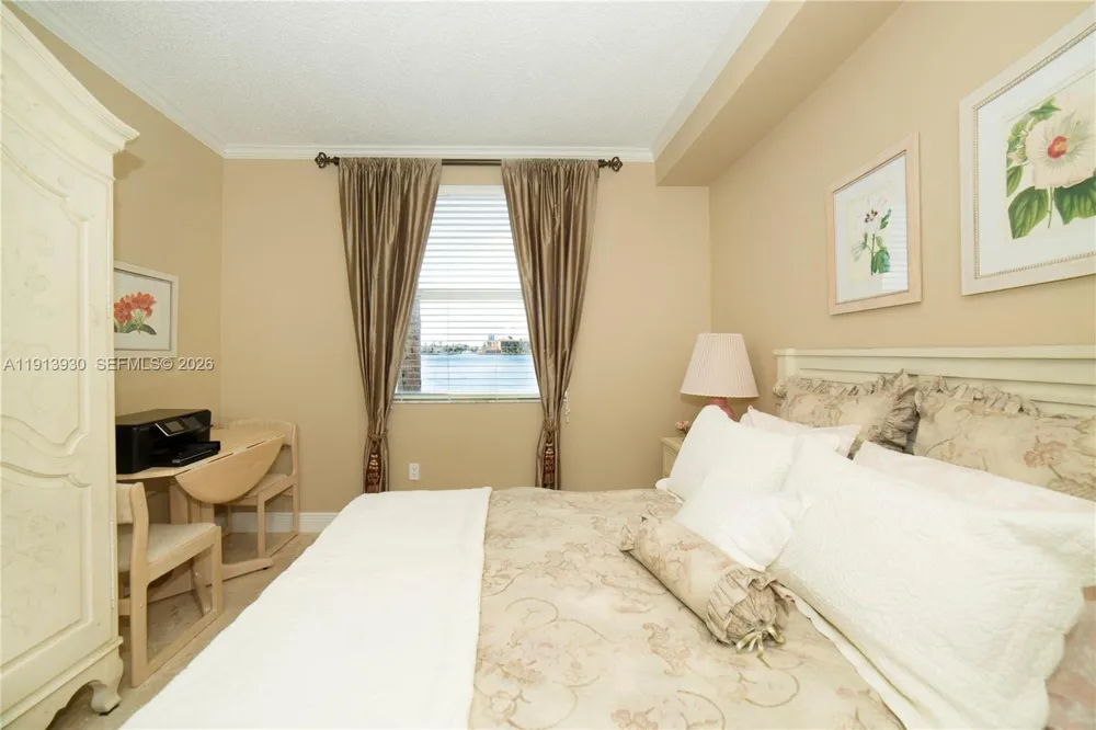 17100 Bay Rd #1107 Sunny Isles Beach, FL 33160