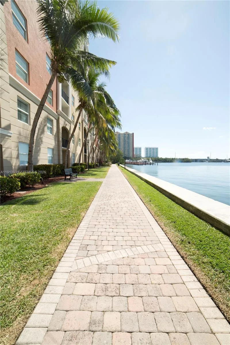 17100 Bay Rd #1107 Sunny Isles Beach, FL 33160
