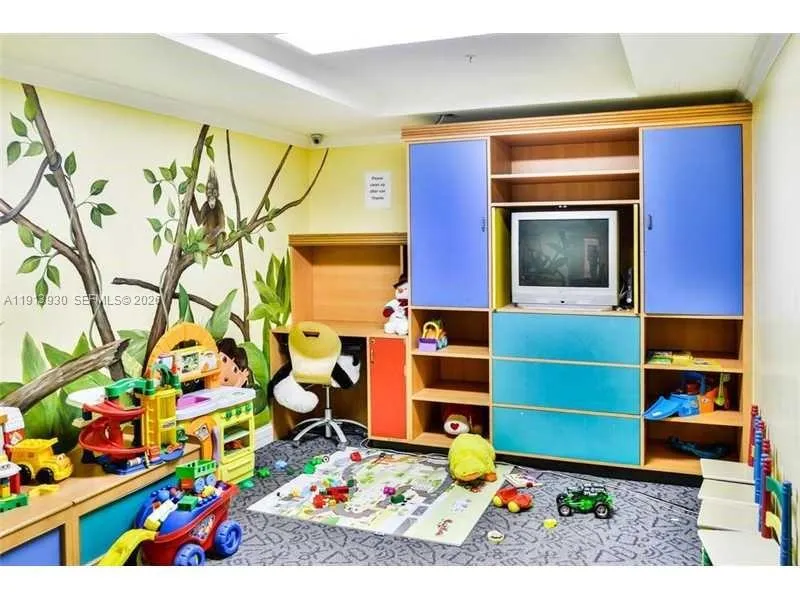 17100 Bay Rd #1107 Sunny Isles Beach, FL 33160