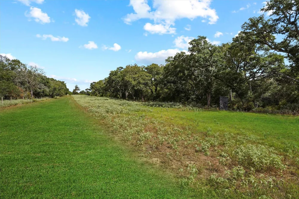 1730 Us Highway 77 S Hallettsville, TX 77964