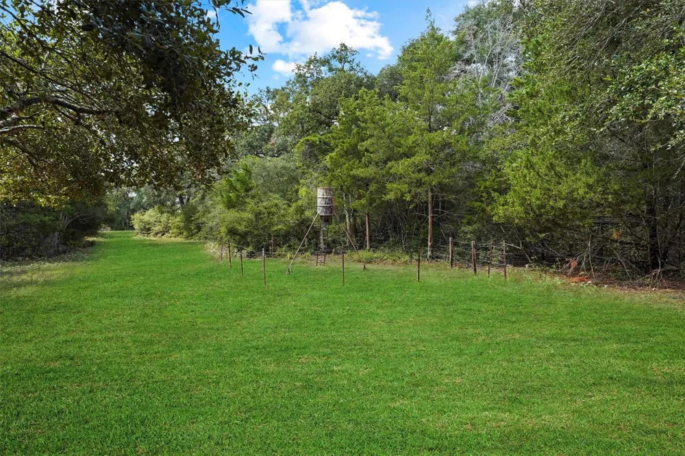 1730 Us Highway 77 S Hallettsville, TX 77964