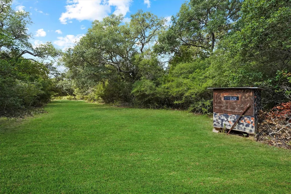 1730 Us Highway 77 S Hallettsville, TX 77964
