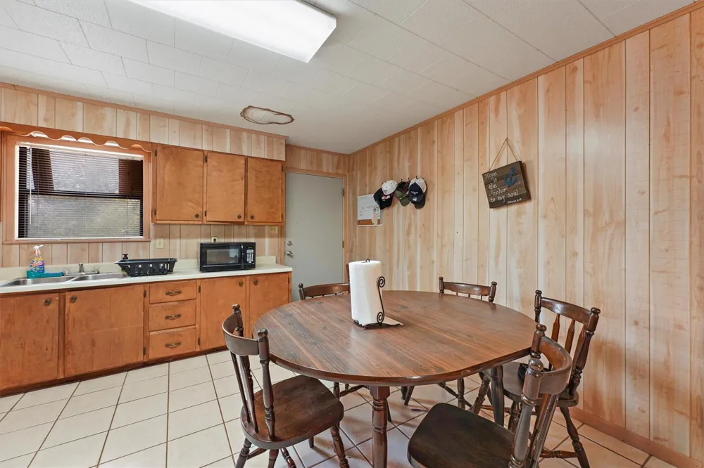 1730 Us Highway 77 S Hallettsville, TX 77964