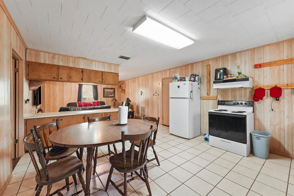 1730 Us Highway 77 S Hallettsville, TX 77964