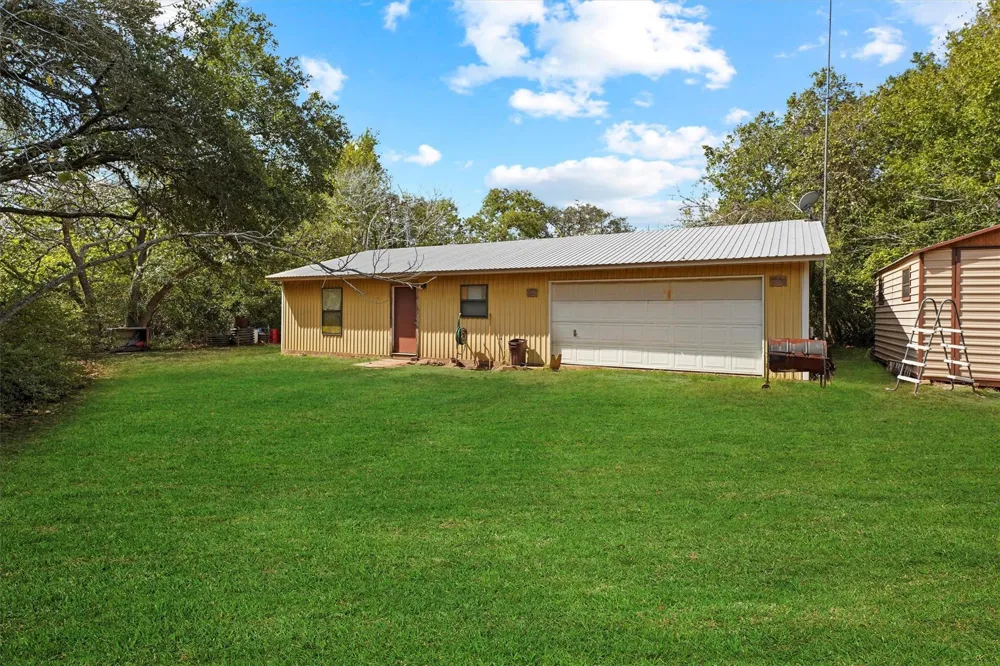 1730 Us Highway 77 S Hallettsville, TX 77964
