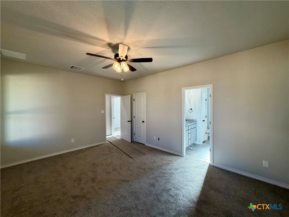 2576 Settlers Oak Drive Belton, TX 76513