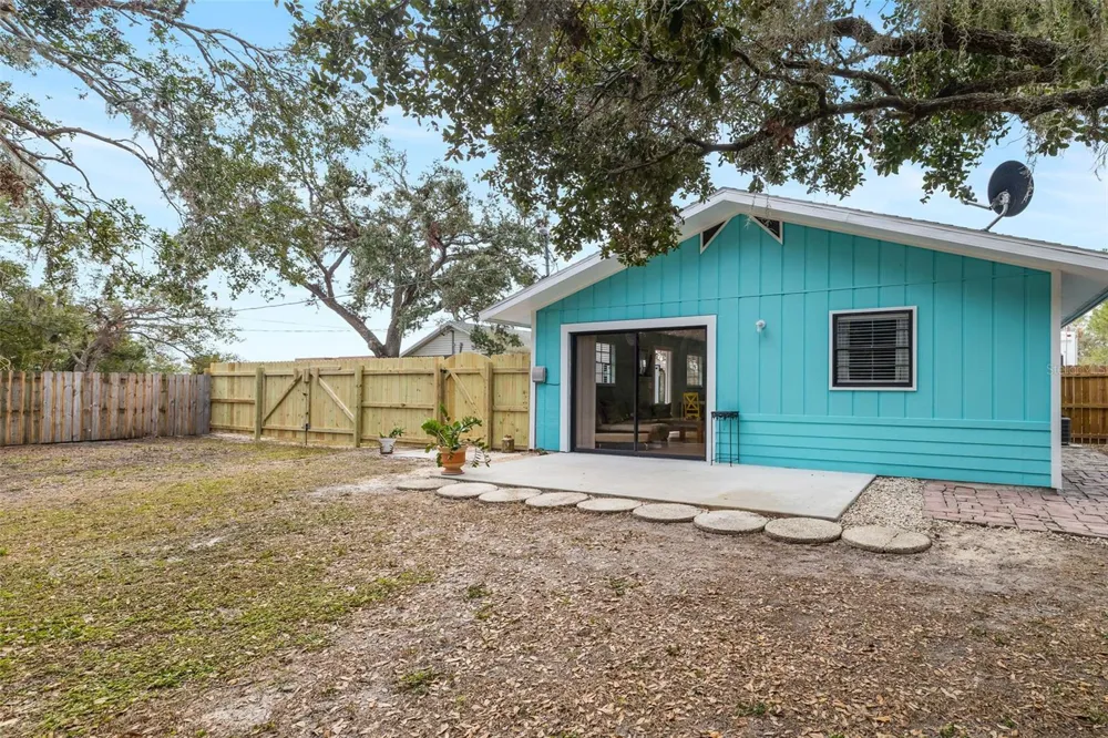 3200 TOBERO LANE Sarasota, FL 34235