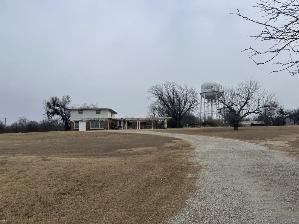 1115 W Belknap Jacksboro, TX 76458