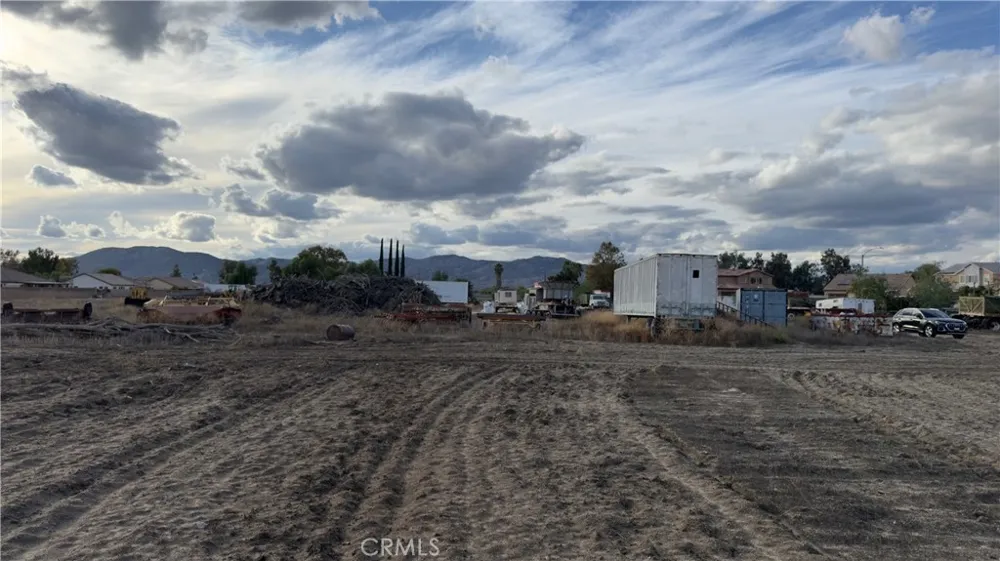 669 Lyon San Jacinto, CA 92582