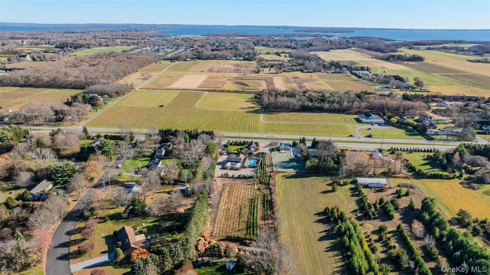 17525 County Road 48 Cutchogue, NY 11935