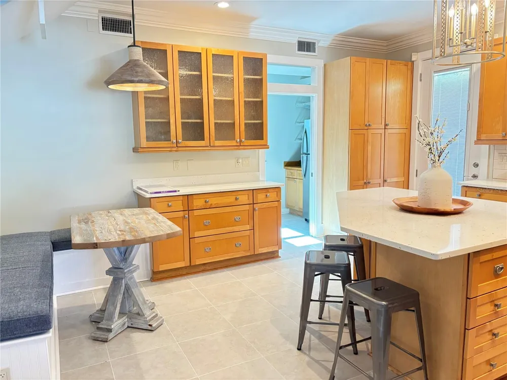 324 JULIA PLACE Sarasota, FL 34236