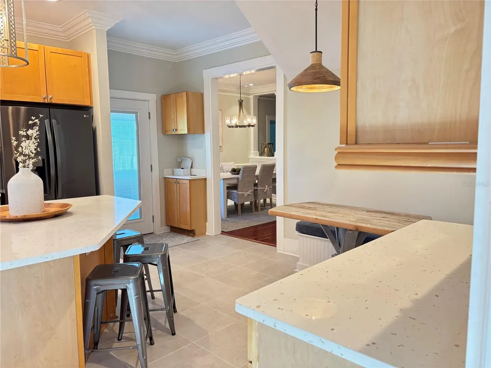 324 JULIA PLACE Sarasota, FL 34236