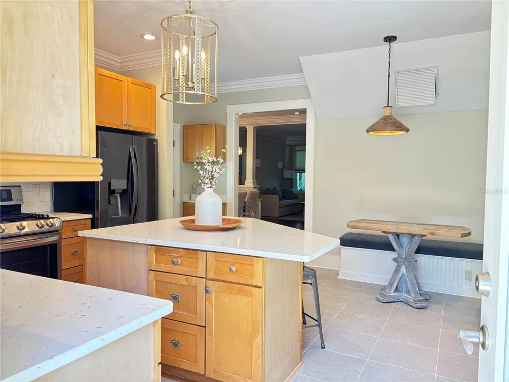 324 JULIA PLACE Sarasota, FL 34236
