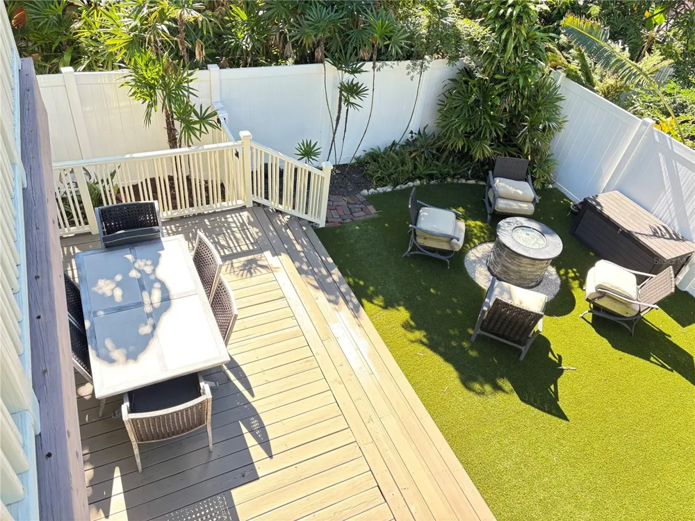 324 JULIA PLACE Sarasota, FL 34236