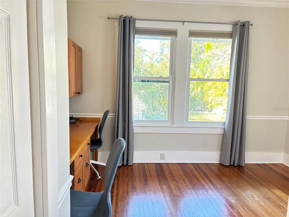 324 JULIA PLACE Sarasota, FL 34236