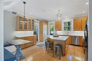 324 JULIA PLACE Sarasota, FL 34236