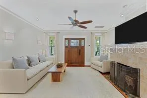 324 JULIA PLACE Sarasota, FL 34236